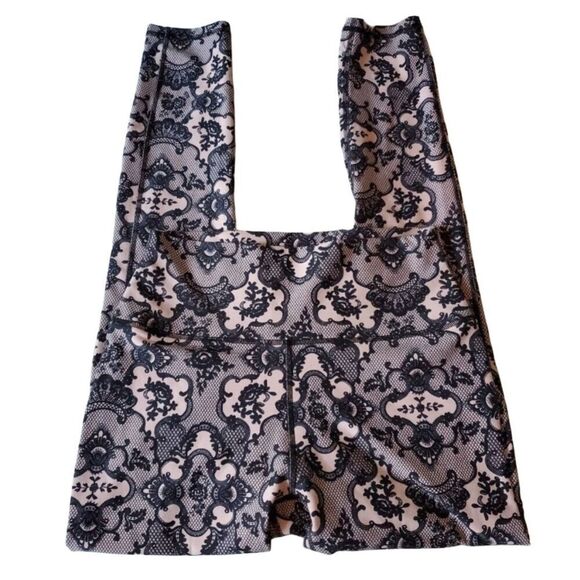 FABLETICS High-Waisted Lace Powerhold 7/8 Leggings Pink Black XS - Picture 5 of 15